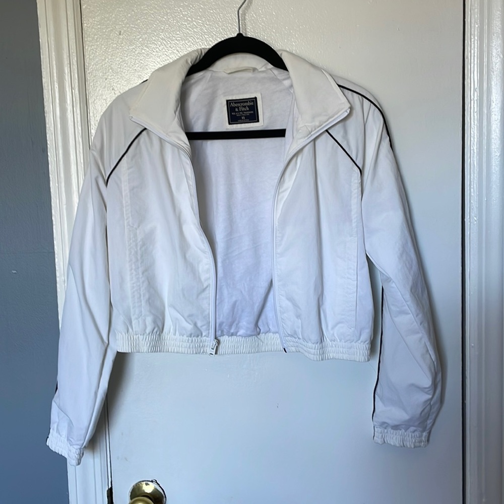 Abercrombie & Fitch Cropped Rain Coat